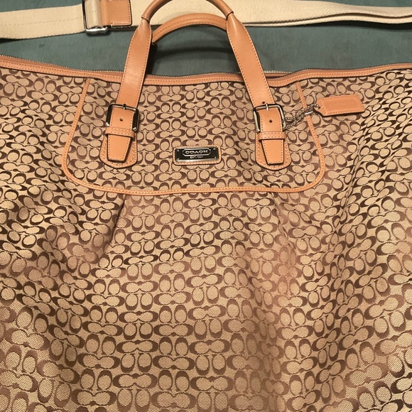 Coach duffle bag with removable crossbody strap - Picture 2 of 12